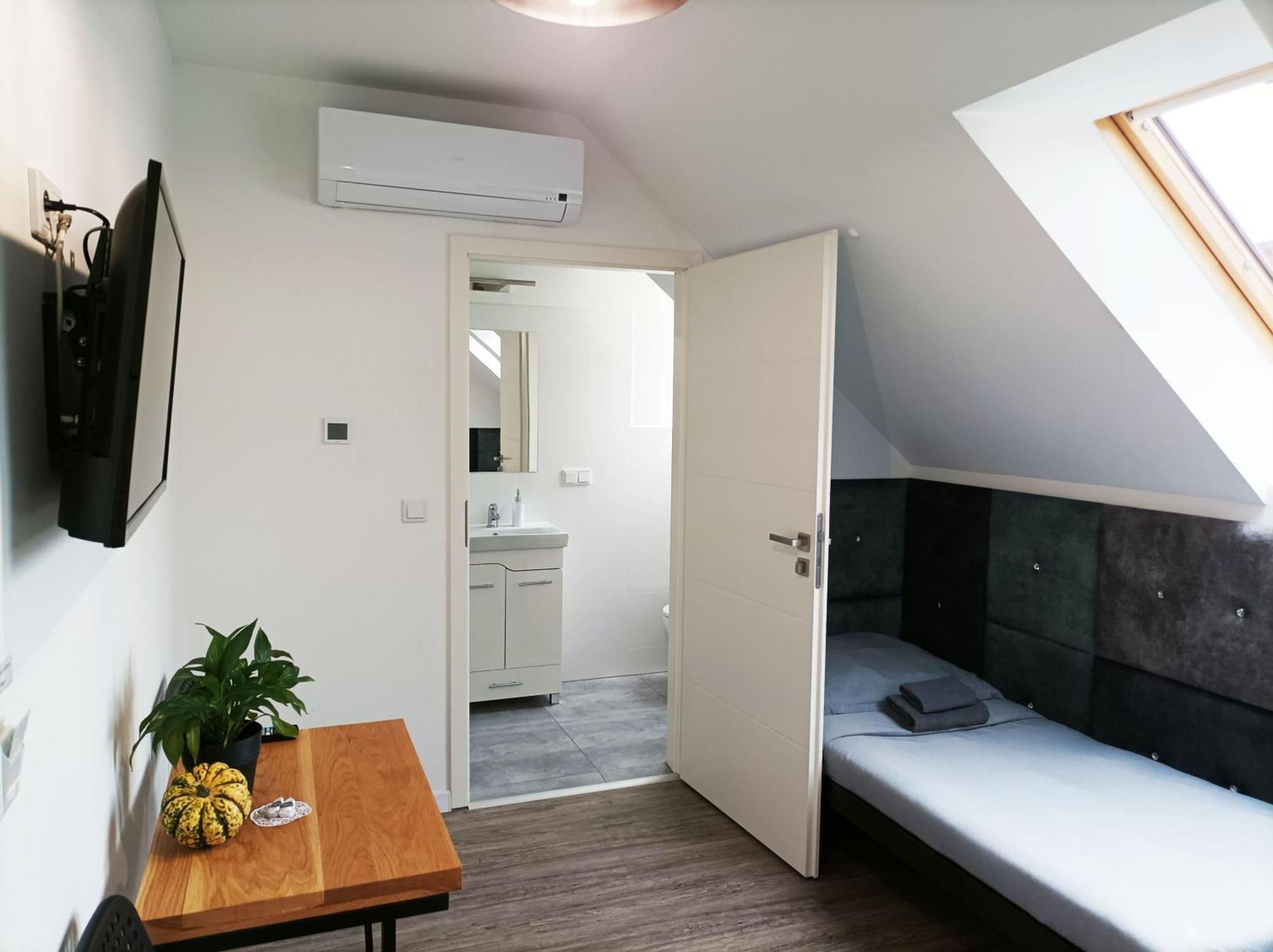Pokoje Pod Palacem Koszecin Habitación foto